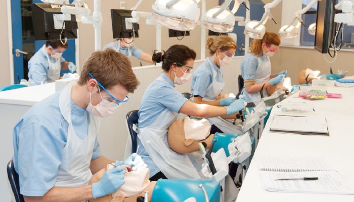 دستیار دندانپزشکی در کانادا